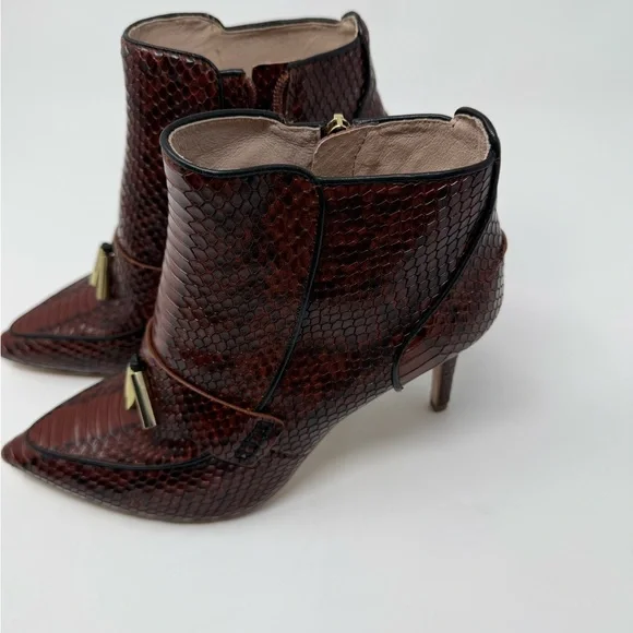 Louise et Cie Textured Ankle Boots - Picture 2 of 8